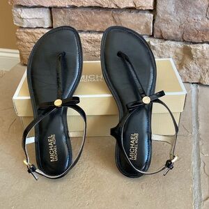 Like New Michael Kors black sandal